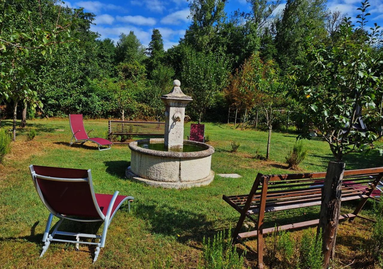 Chateau Des Perichons Poncins Exteriér fotografie